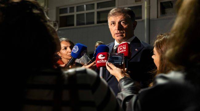 İzmir’e yeni su kaynakları temin etmelerini bekliyoruz