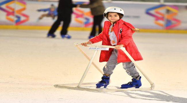 İzmir’in buz pisti yeni döneme hazır