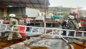 İzmir İtfaiyesi, Bornova’daki iş yeri yangınını kontrol altına aldı