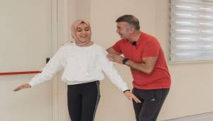 Hissederek dans ettiler