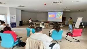 İzmir’de gençlere belediye çalışmaları hakkında eğitim