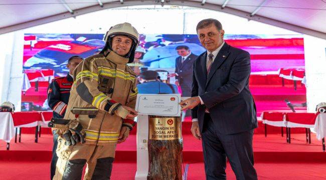 İzmir’in yeni itfaiye memurları göreve hazır