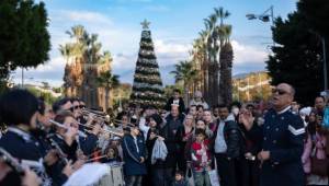 İzmir yeni yılı rengarenk bir festivalle karşılıyor