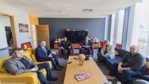 Başkan Tugay’dan iki efsaneye ziyaret