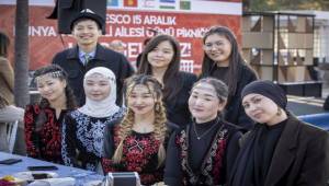 Başkan Tugay Dünya Türk Dili Ailesi Günü’nü öğrencilerle birlikte kutladı