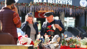Buca'da dayanışma ve alışveriş bir arada