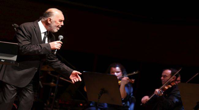 Fatih Erkoç söyledi İzmirliler eşlik etti