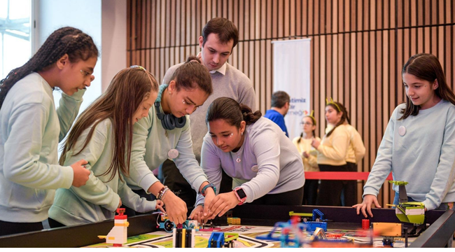 Geleceğin mühendis kızları, yaratıcılığı teknolojiyle buluşturdu