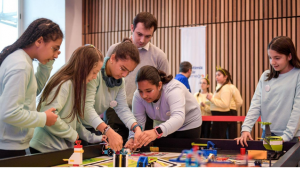 Geleceğin mühendis kızları, yaratıcılığı teknolojiyle buluşturdu