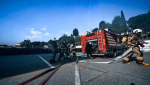 İtfaiye ekiplerinden polis okulunda yangın tatbikatı