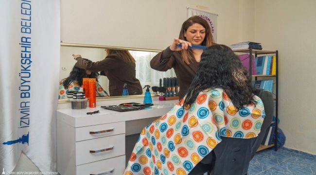 İzmir’de kadınlar için Güçlenme Durakları var