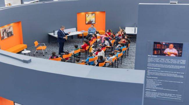 Kitap kurtları, İzmir’in kütüphanelerini çok sevdi