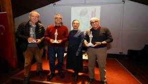  Mizah Nefes Aldırır: 9. İzmir Mizah Festivali panellerle devam etti