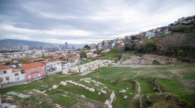 Smyrna Tiyatrosu Gün Yüzüne Çıkıyor