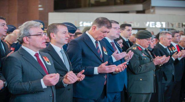 İzmir’in şehitleri Fethi Sekin ve Musa Can unutulmadı