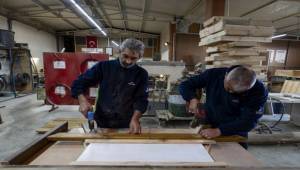 İzmir’in sihirli elleri kent için üretiyor