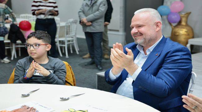 Menemen'de özel çocukların karne sevinci yürekleri ısıttı