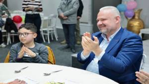 Menemen'de özel çocukların karne sevinci yürekleri ısıttı