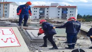 Bayraklı Belediyesi Arama Kurtarma Ekipleri AFAD Eğitimini Tamamladı