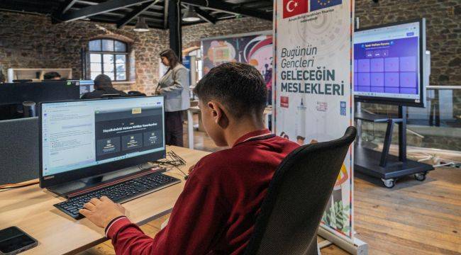 İzmir’in yeni başlangıçlara açılan kapısı: Meslek Fabrikası