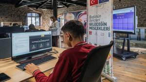 İzmir’in yeni başlangıçlara açılan kapısı: Meslek Fabrikası