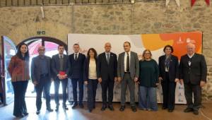 “İzmir Seninle” ile gençlere güçlü kariyer köprüsü