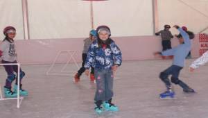 Öğrenciler buz pistinde buluştu