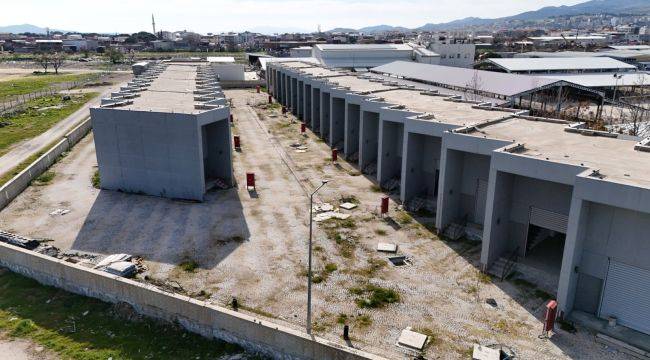 Belediyeyi yönetenlerin önceliğini hizmet değil, siyasi tartışmalar''