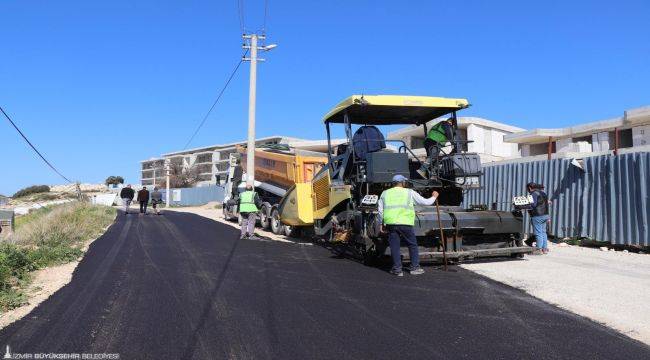 Çeşme’nin yolları yaza hazırlanıyor