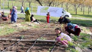 İzmir’de kadın ve çocuk odaklı sosyal politikalar güçleniyor