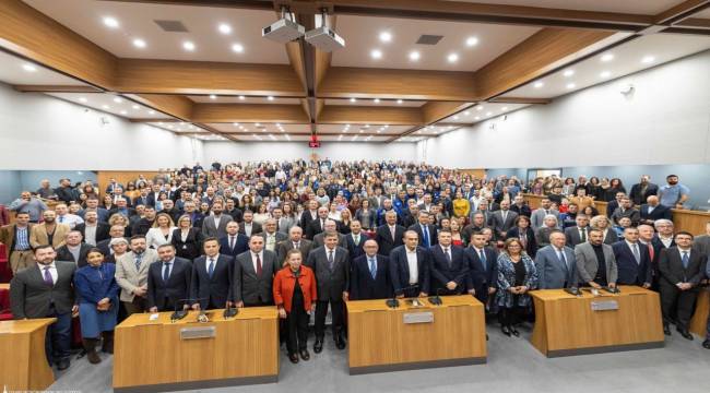 “İzmir’i birlikte büyüten büyük bir aileyiz”