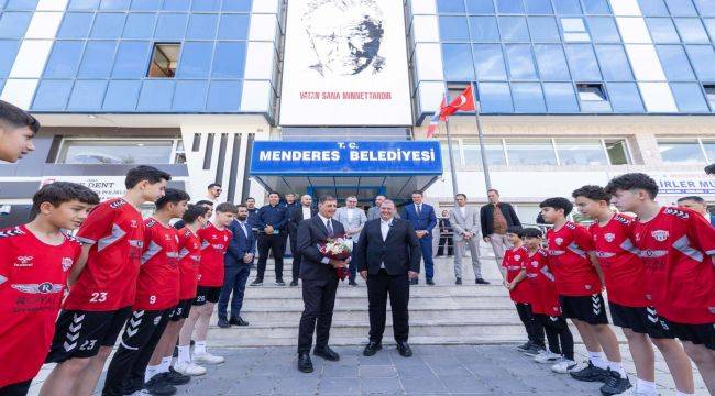 Başkan Tugay'dan Menderes'e teşekkür turu