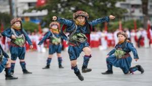 İzmir’de 23 Nisan coşkusu