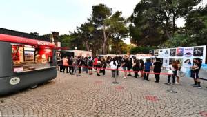 Gençliğe üç bilet jesti