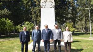 İzmir’de “Türk Dünyasında Ortak Türk Medyası: Sorunlar ve Çözüm Önerileri” Paneli Gerçekleştirildi
