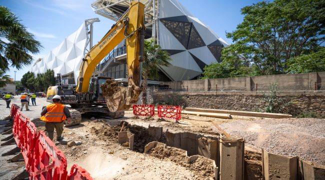 İzmir’de 3 milyar liralık alt yapı dönüşümü sürüyor