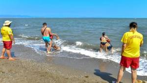İzmir sahillerinde hayat nöbeti