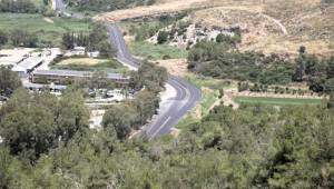 Pamucak yolu baştan sona yenilendi