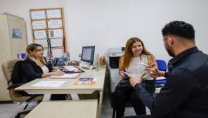 İzmir’de iletişimin önündeki engeller birlikte aşılıyor