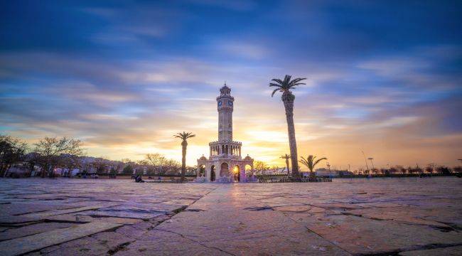 İzmir’in dijital rehberi yenilendi