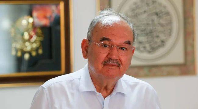 İzmir siyasetinde acı kayıp: Eski Büyükşehir Belediye Başkanı Burhan Özfatura hayatını kaybetti