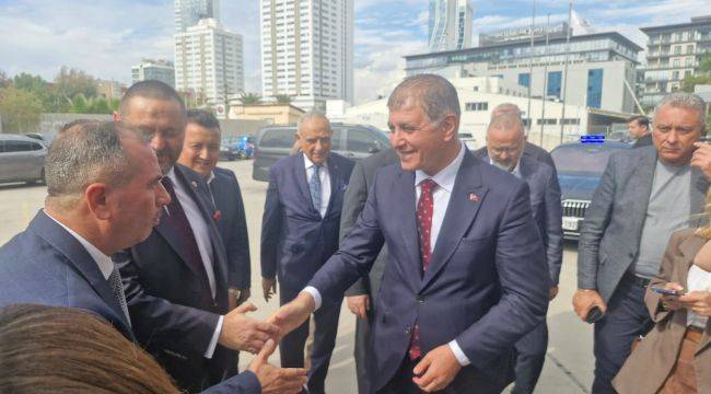 Tugay’dan AK Parti İzmir teşkilatına ilk ziyaret: 30 ilçe başkanıyla görüşecek